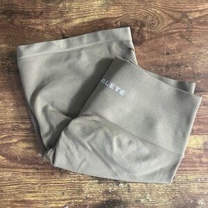 ALPHALETE: amplify short